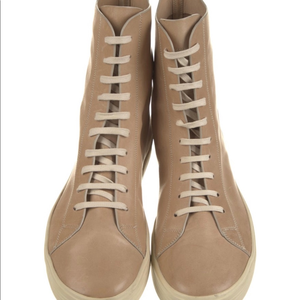 Rick Owens mens sneakers Very Good. Light creasing at exterior; light wear